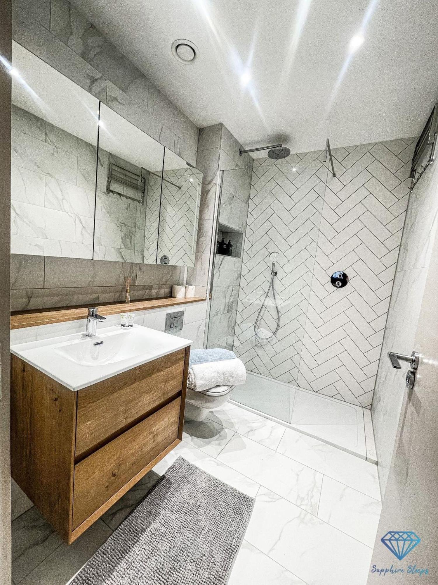 M1 City Centre 3 Bed 3 Bath Luxe Penthouse Манчестер Экстерьер фото