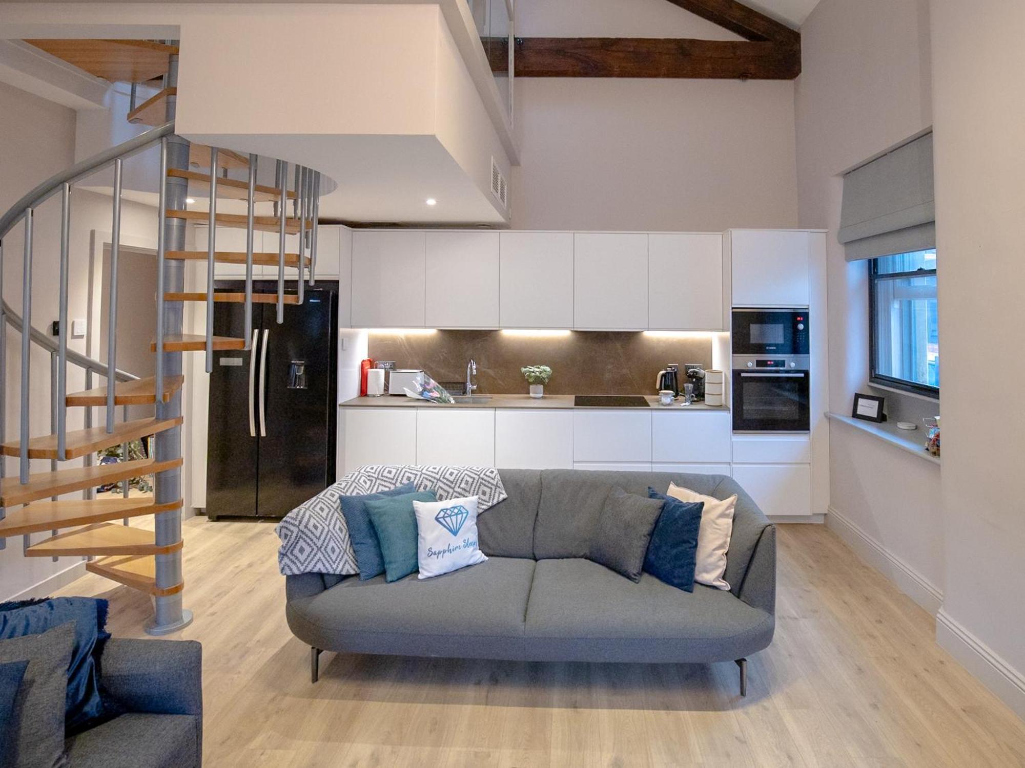 M1 City Centre 3 Bed 3 Bath Luxe Penthouse Манчестер Экстерьер фото